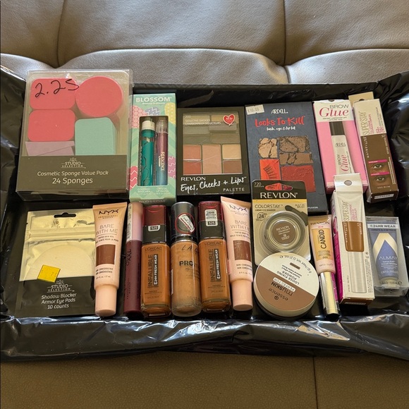 Makeup bundle 7 - Picture 1 of 3